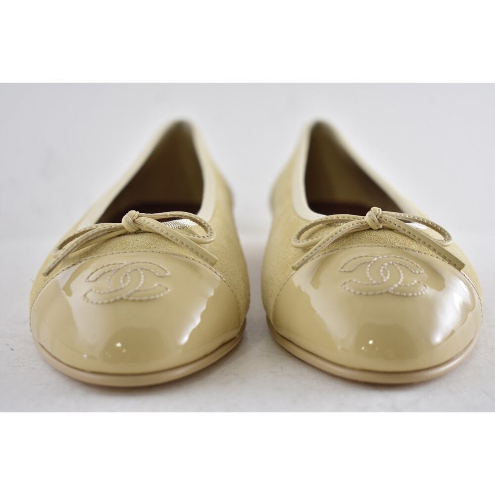 Chanel 26A Beige Suede Patent Leather CC Logo Bow Tie Ballet Ballerina Flat 38 - Picture 9 of 16